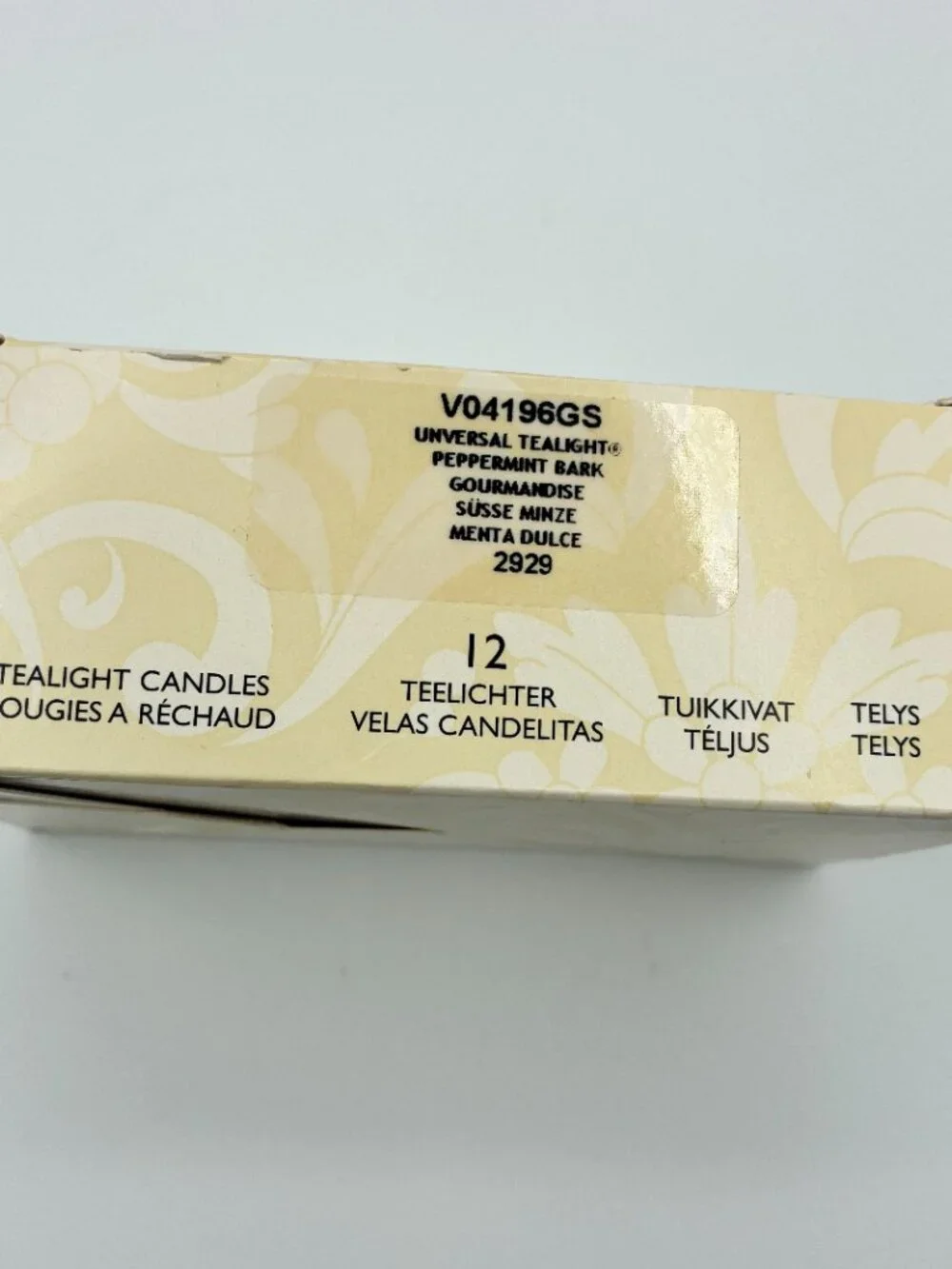 NEW Partylite Box of 12 Tealights Peppermint Bark Vanilla Red White V40196 - Picture 4 of 6